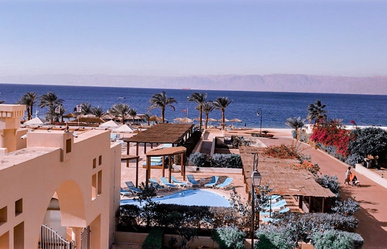 亚喀巴塔拉湾丽笙布鲁度假酒店主图