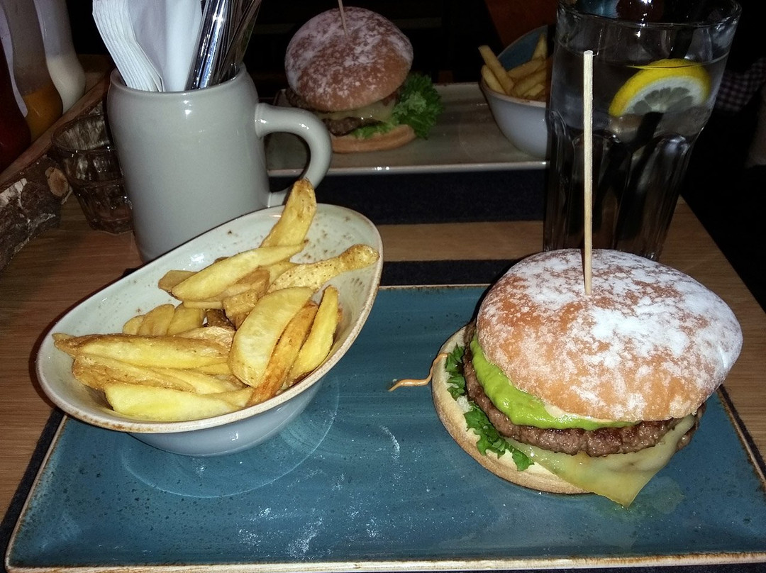 HANS IM GLUECK Burgergrill & Bar