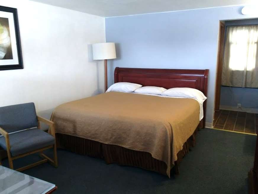 Knights Inn Stevens Point主图