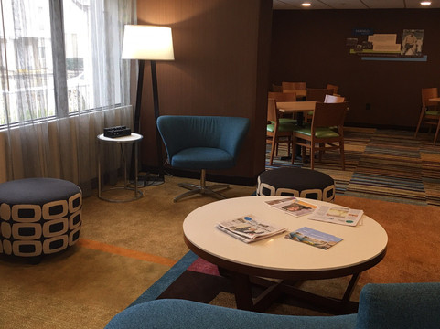 波士顿戴达姆费尔菲尔德客栈