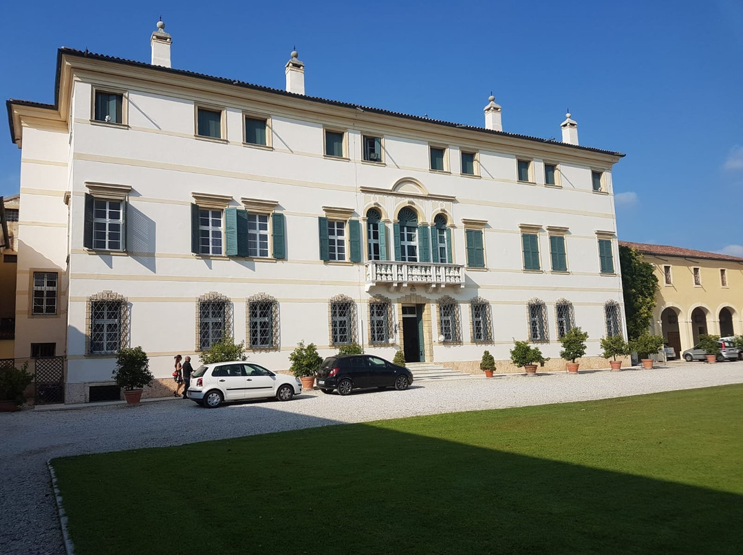 Villa Boschi-Isola della Scala必去景点