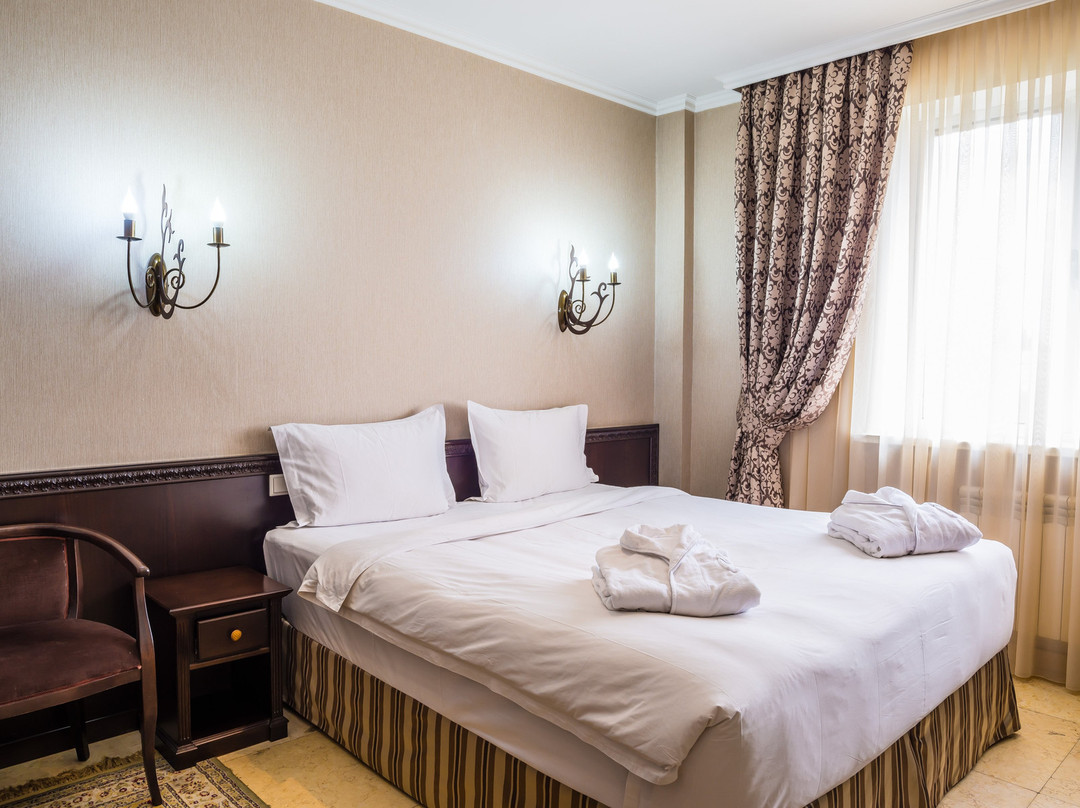 皇家汽油酒店主图