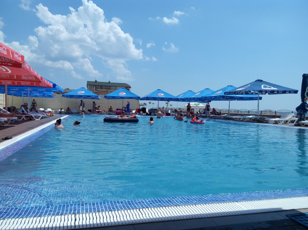 Crystal Beach Hotel主图
