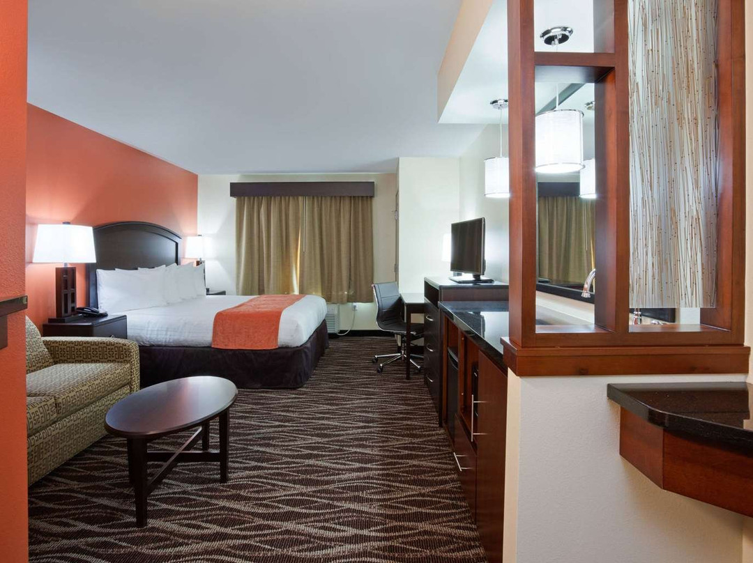 AmericInn Hotel & Suites Waupun主图