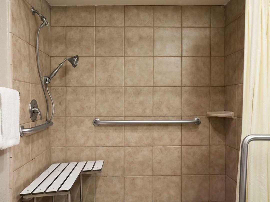 萨利纳斯速8酒店主图