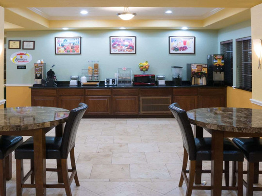 Super 8 by Wyndham Rosenberg TX主图