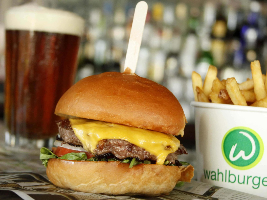 Wahlburgers