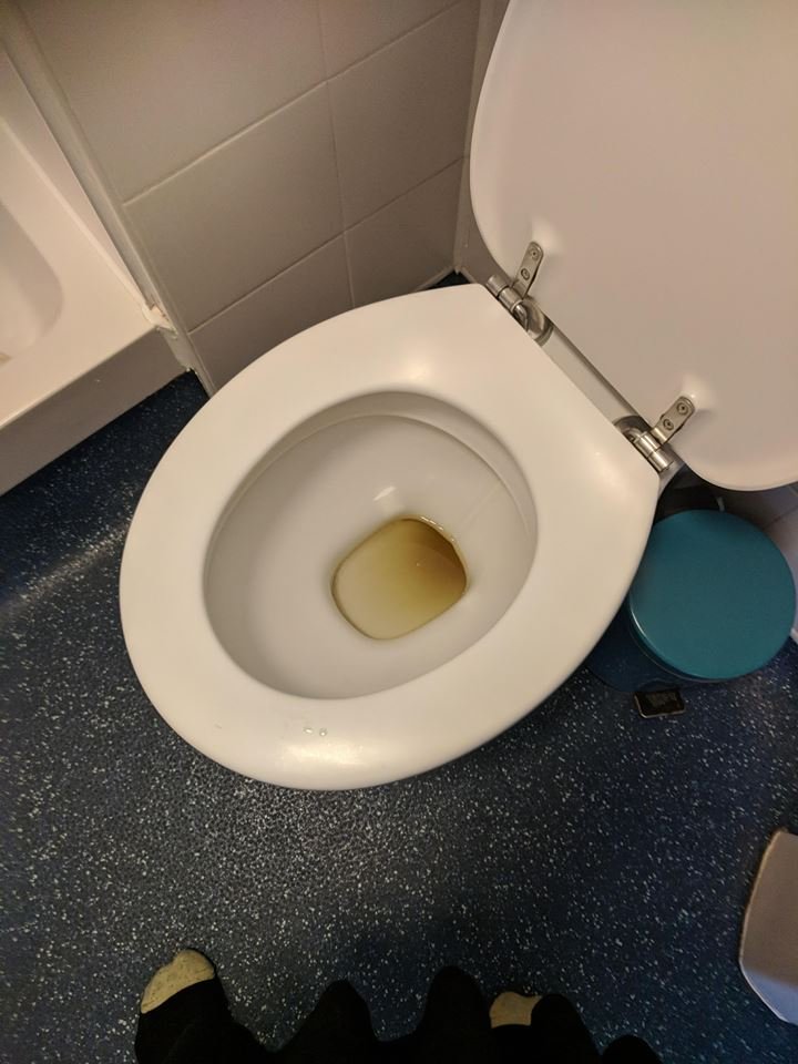 Travelodge Luton-浴室