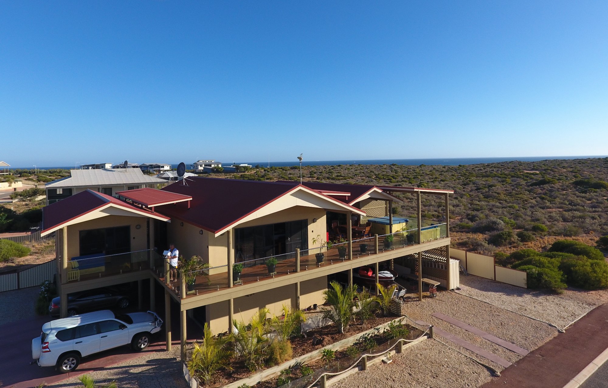 On the Deck at Shark Bay-官方