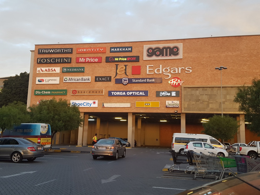 Greenstone Shopping Centre景点图片