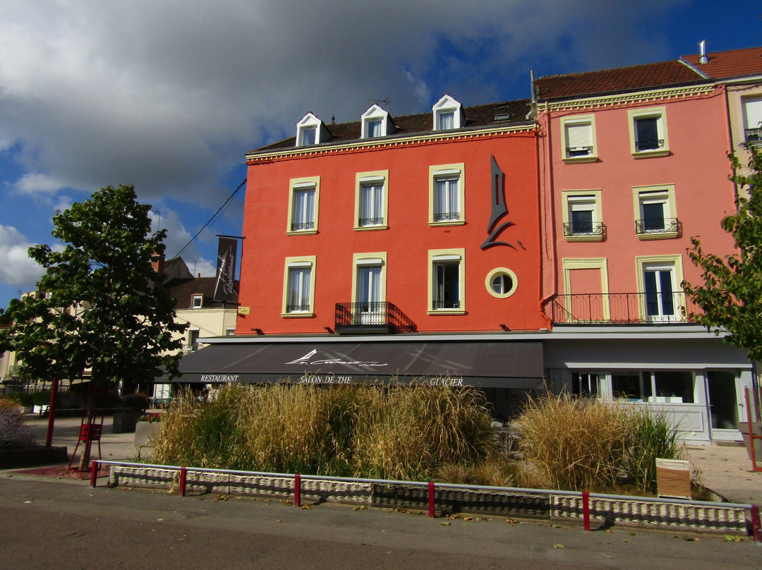 Le Creusot Hotel主图