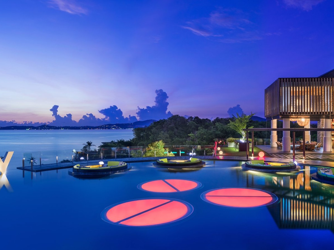 วูบาร์ - ดับบลิว เกาะสมุย