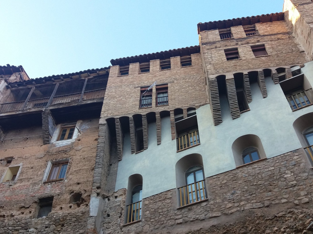 El Barrio de la Judería - Judería y Casas Colgadas景点图片