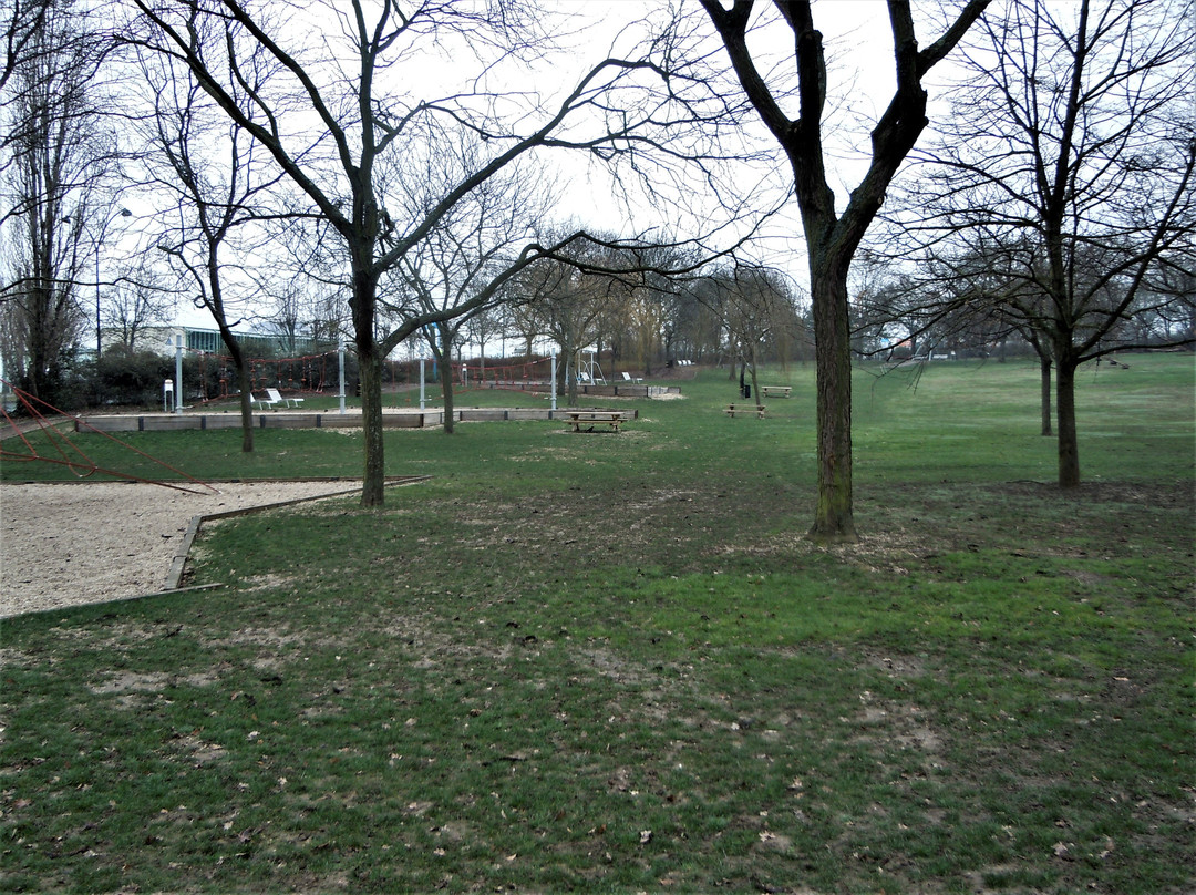 Parc du Plateau景点图片