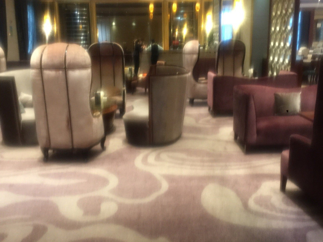 伯豪华府大酒店主图