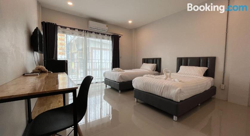 Life Hotel Rong Khun - The White Temple
