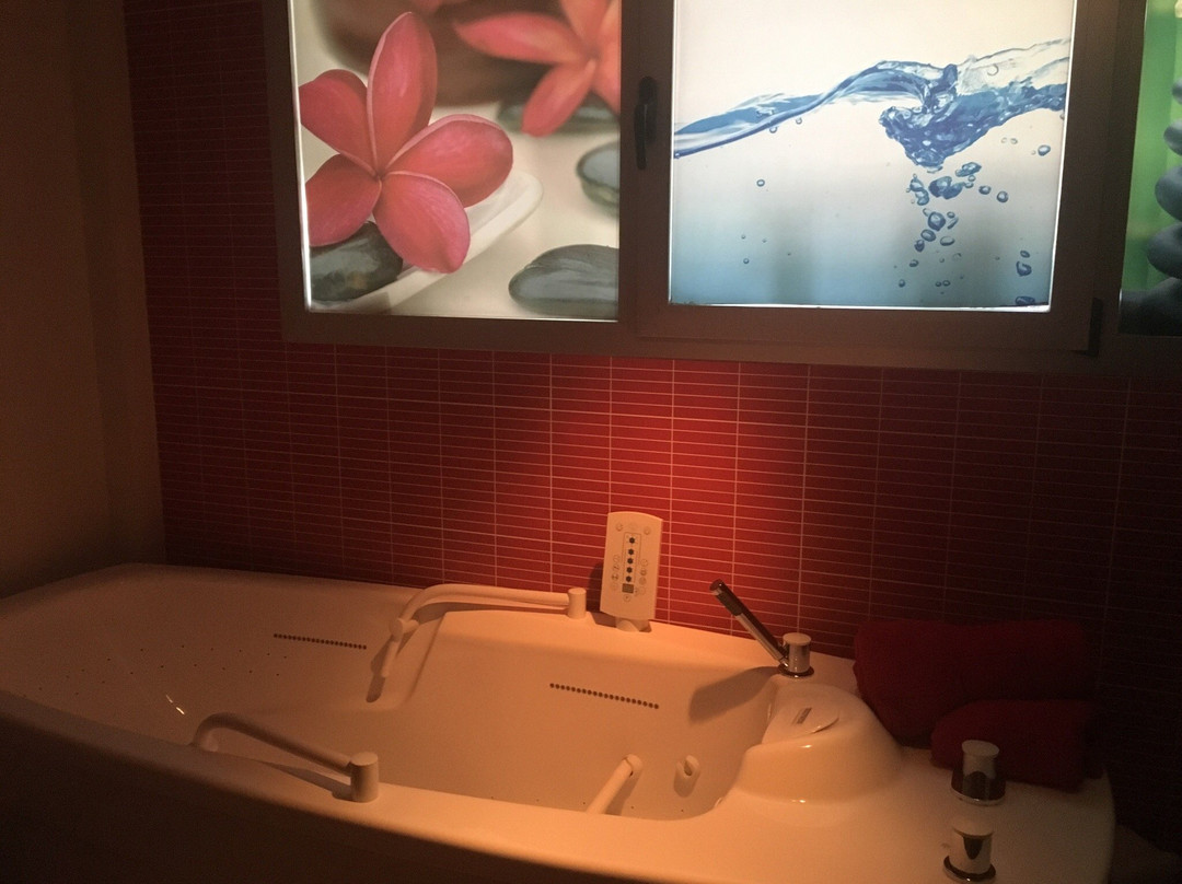 Vaho Spa Center-卢塞纳必去景点