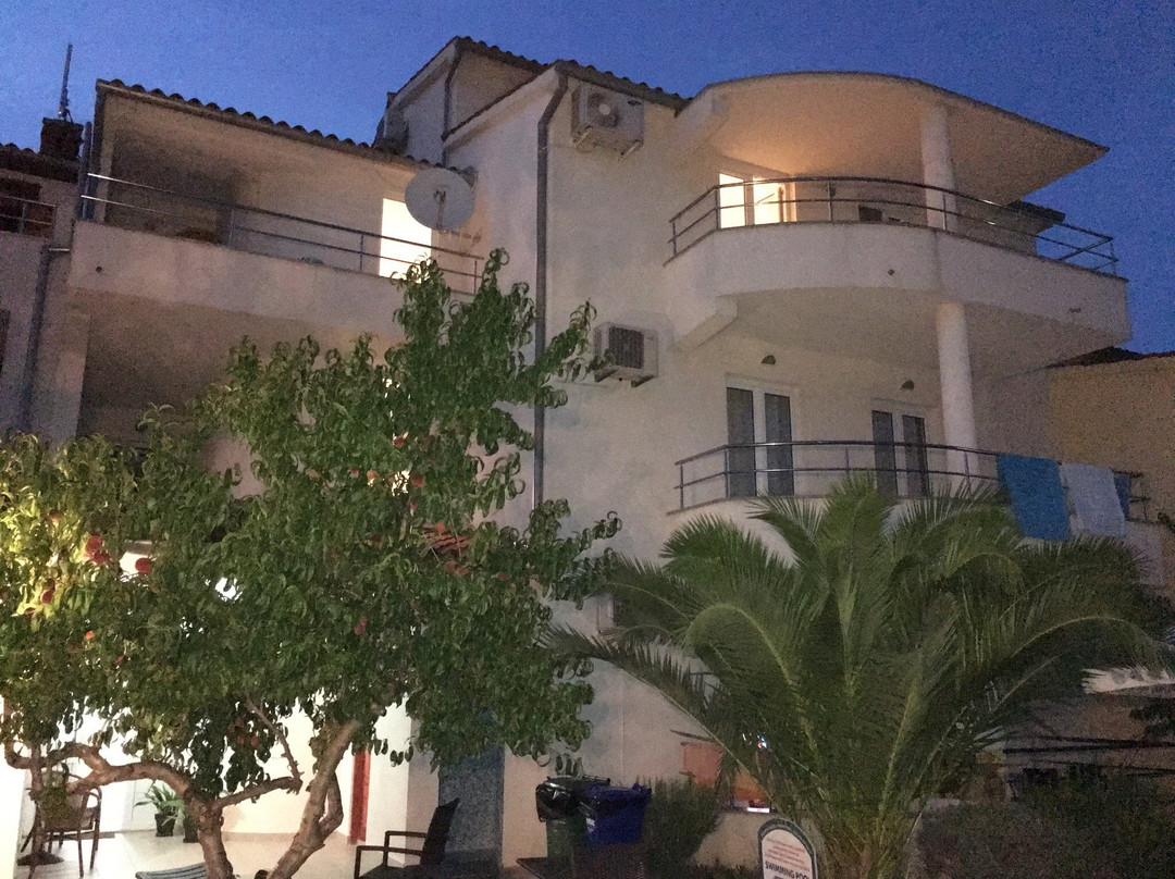 Linc Rooms & Apartments