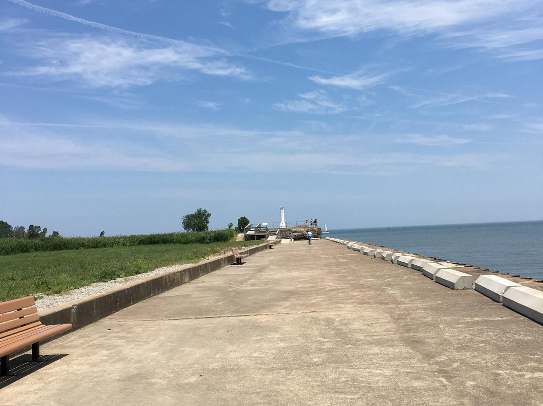 Huron Harbor and Pier-Huron必去景点