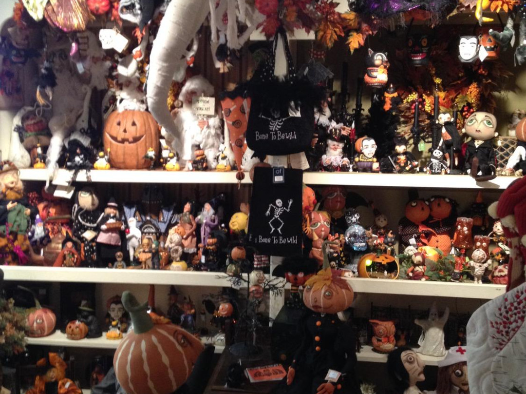 Uniques and Antiques-奥甘奎特必去景点