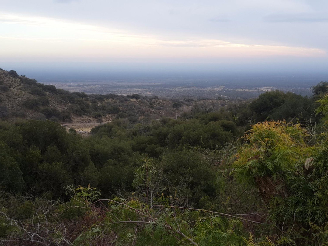 Monasterio de las Monjas Benedictinas-San Luis必去景点
