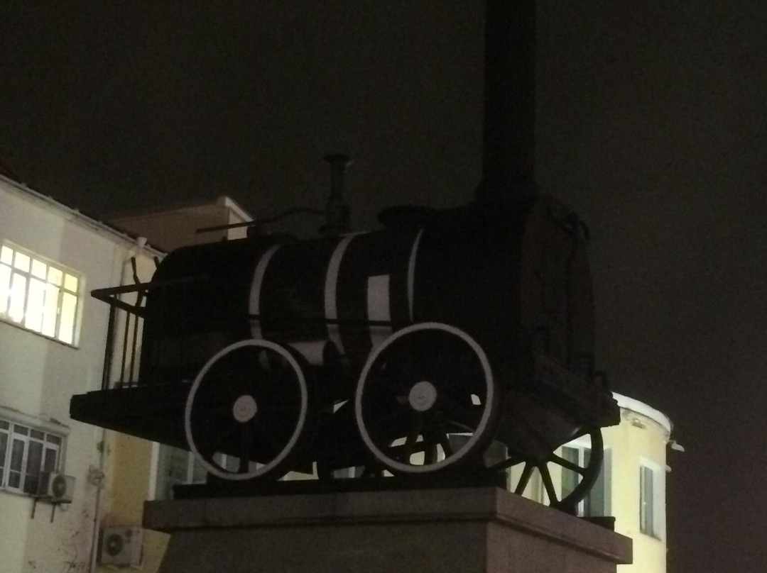 Monument to the First Steam Locomotive景点图片