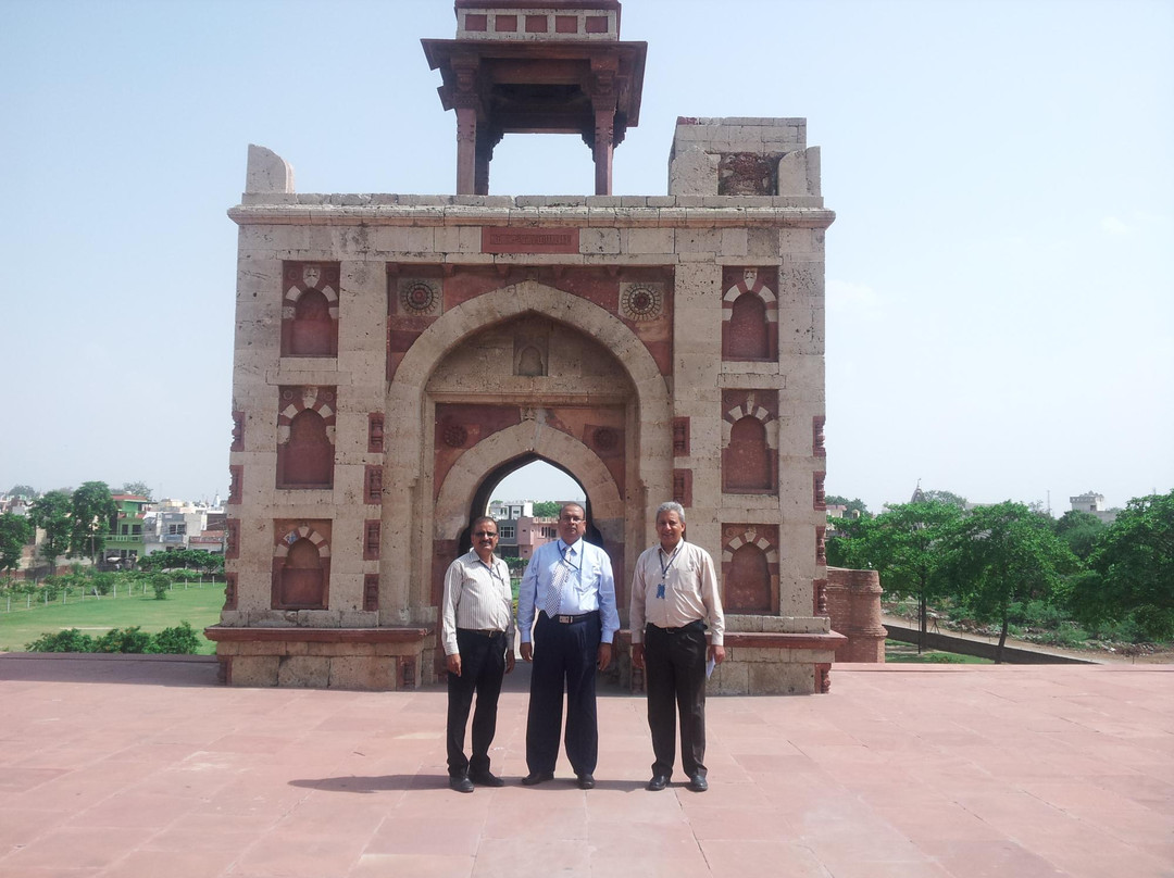 Tomb of Khwaza Khizr景点图片