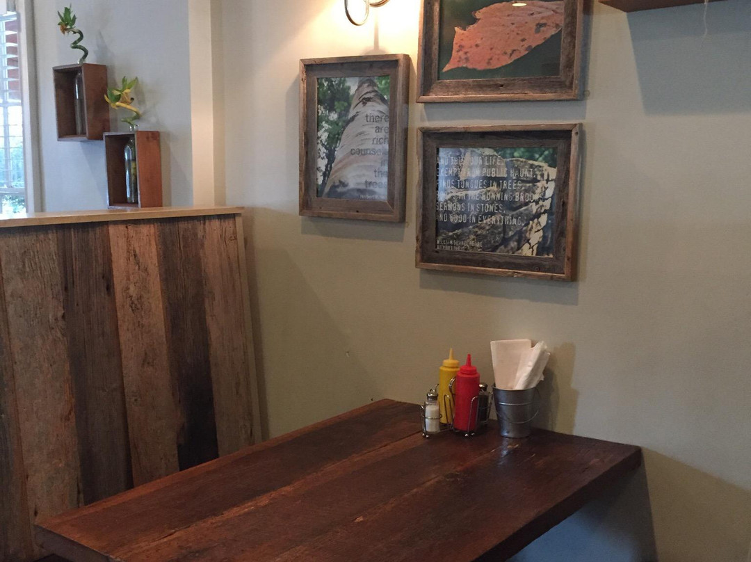 玛丽埃塔餐馆和美食-Moxie Burger