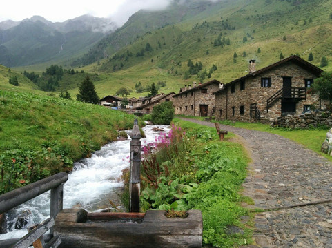 Pezzo旅游景点-Case Di Pirli