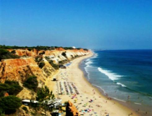 Praia do Barranco das Belharucas景点图片
