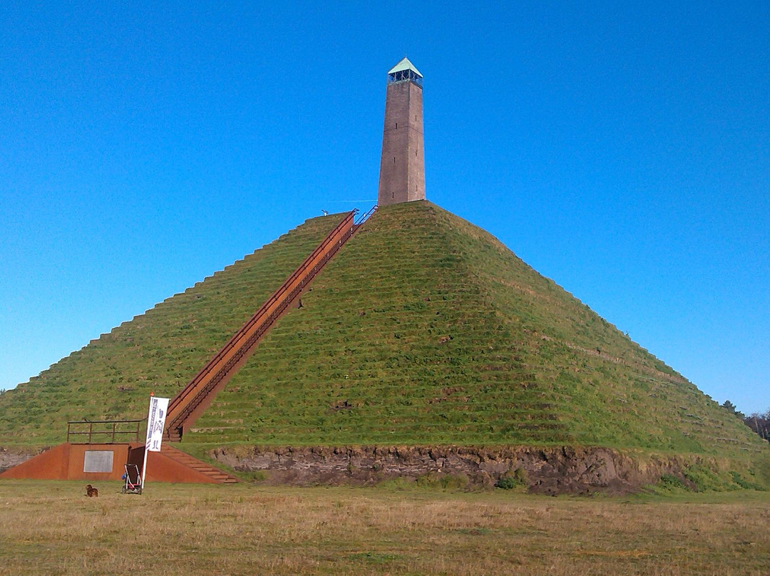 Pyramide van Austerlitz景点图片