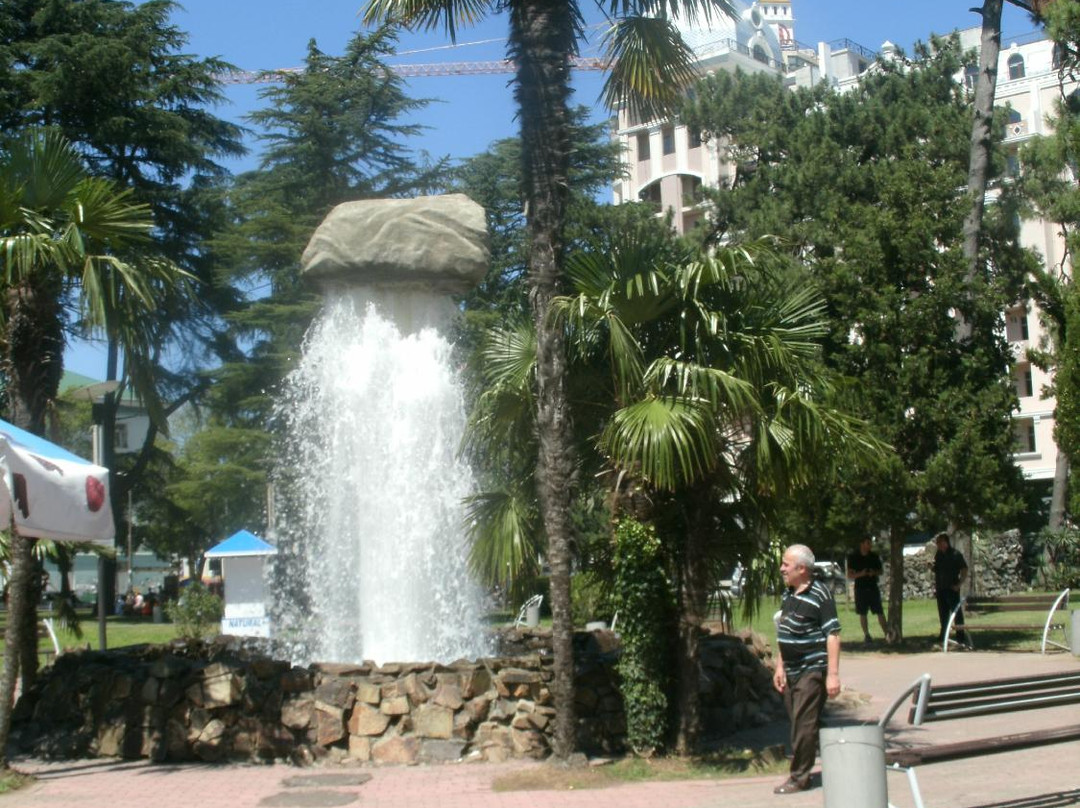 6 May Park-巴统必去景点
