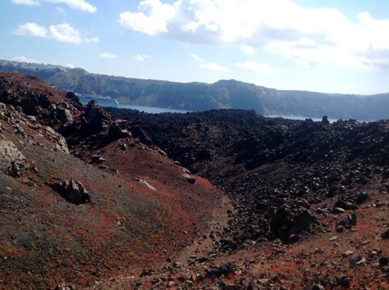 卡美尼岛-圣托里尼必去景点