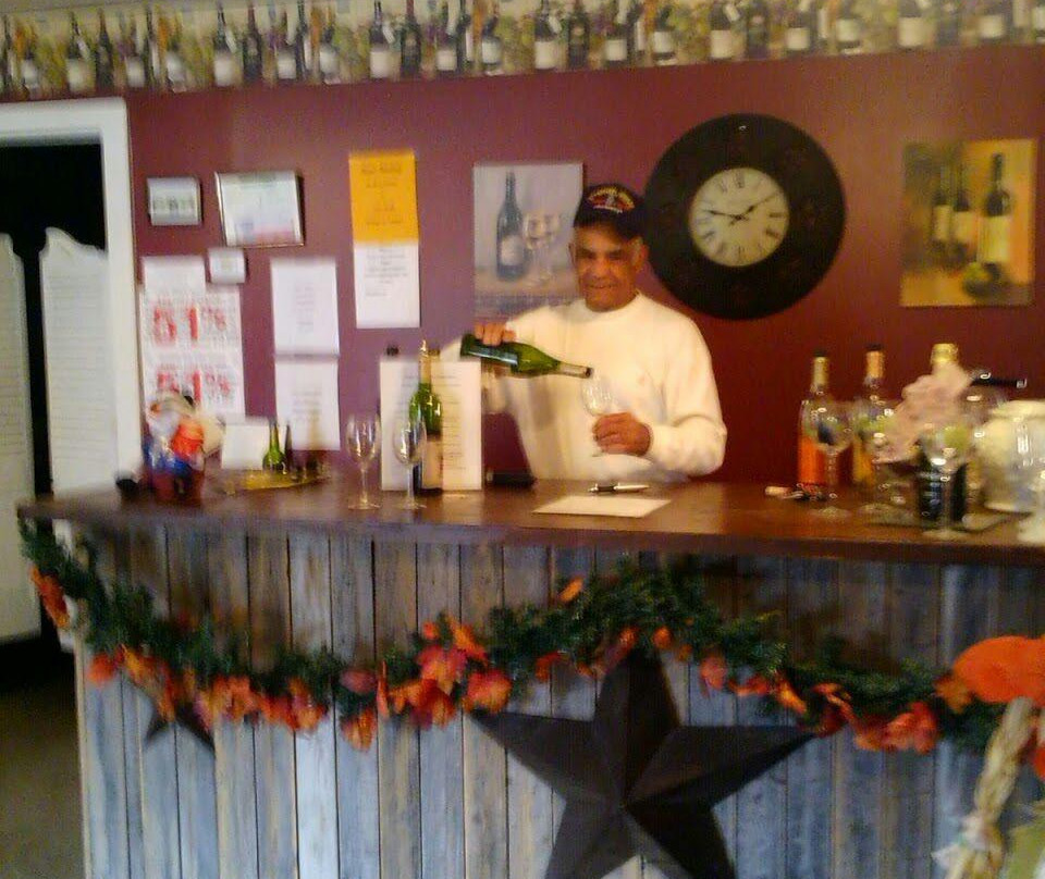 Texas Vineyard & Smokehaus-Palestine必去景点