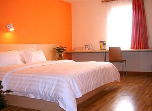 7天优品酒店（昆明万象城东郊路地铁站店）主图