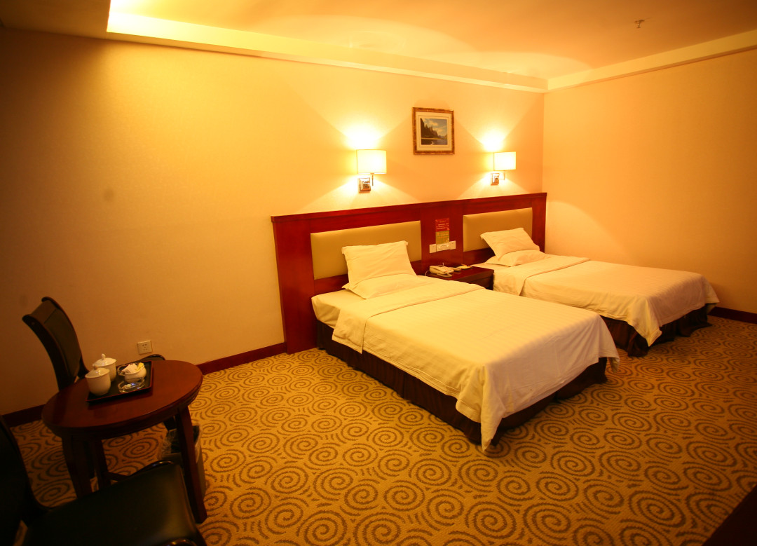 雄州大酒店主图