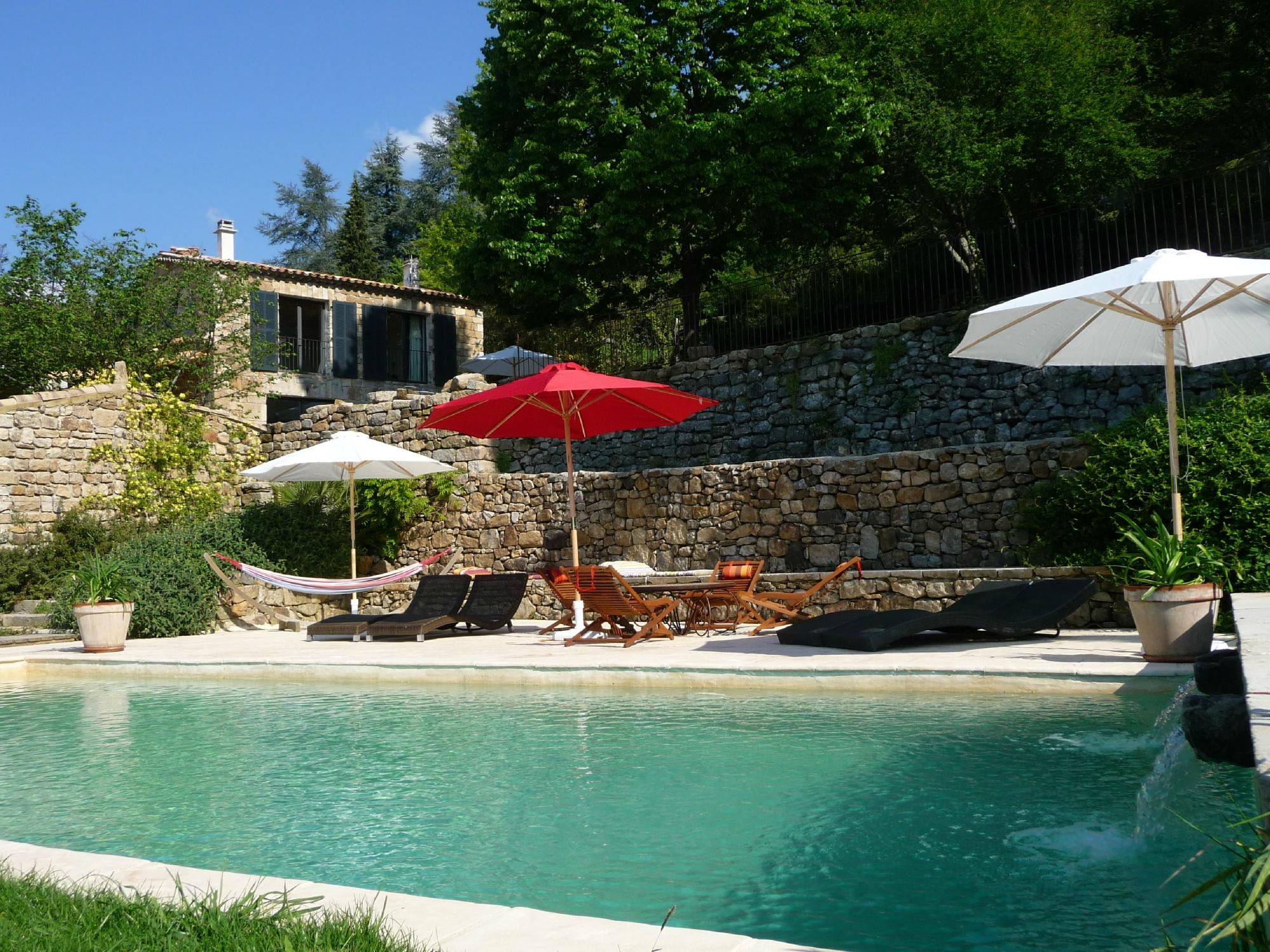 Le Domaine Fayet-官方