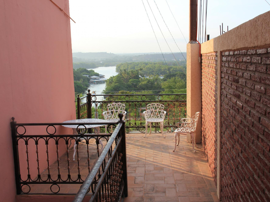 River Side Hotel主图