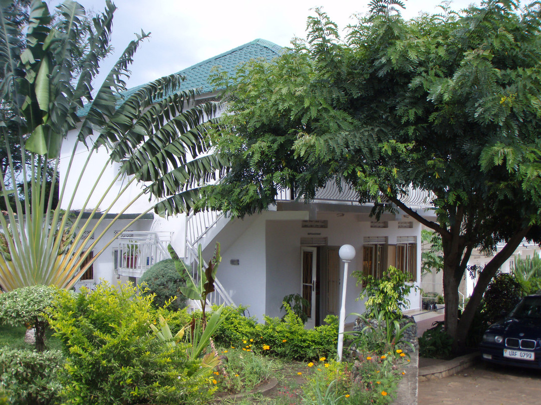 Rwenzori The Gardens Hotel