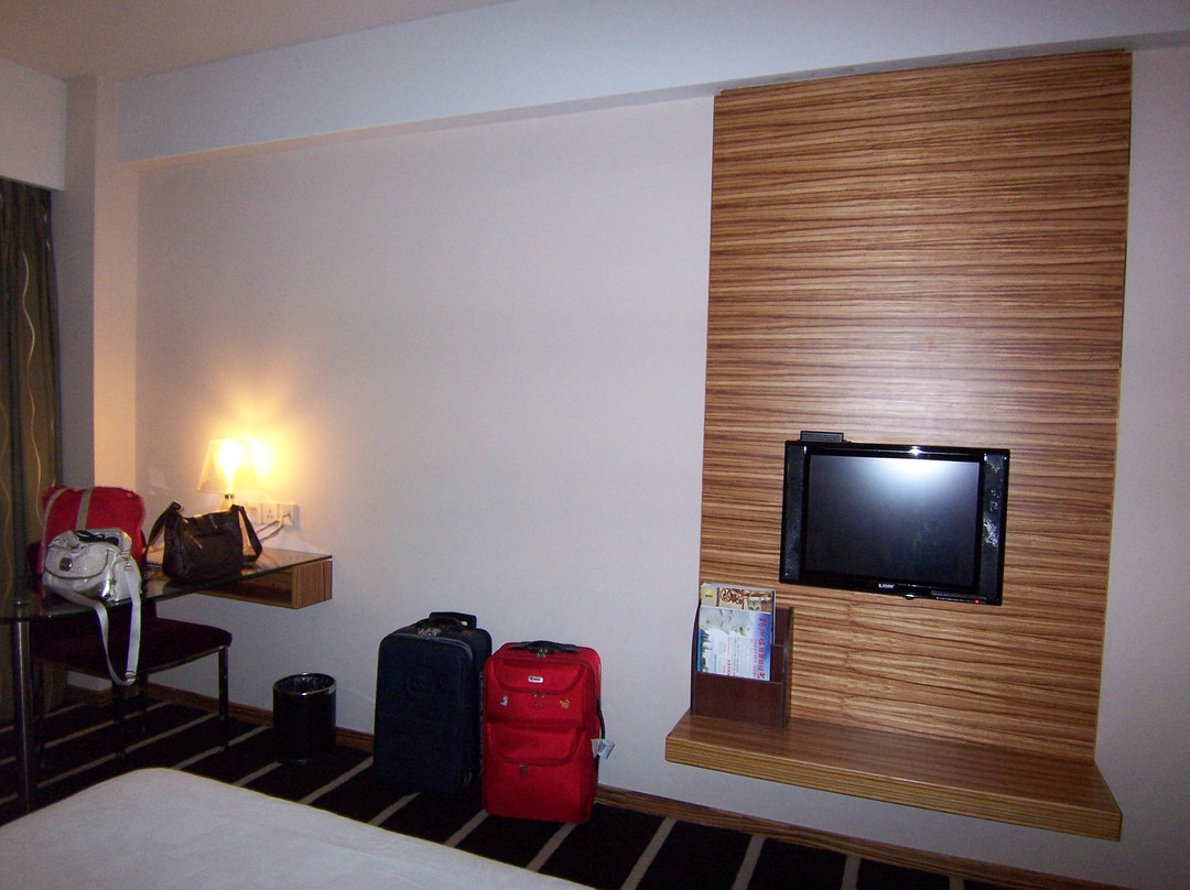 东方山水酒店深圳机场店主图