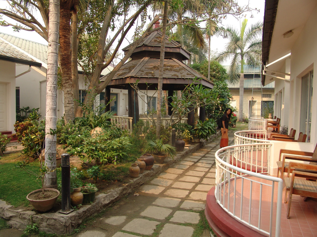 Emerald Land Hotel主图