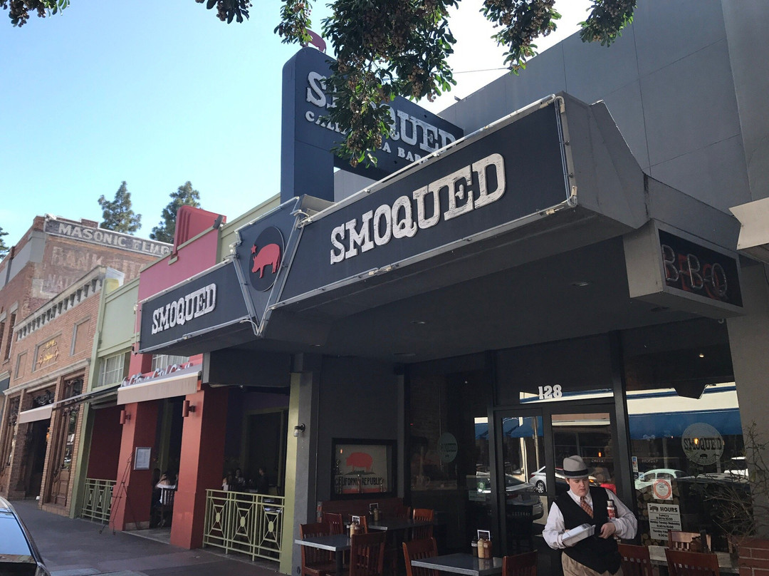 Smoqued California BBQ