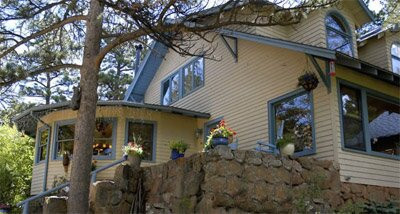 河歌小屋度假村