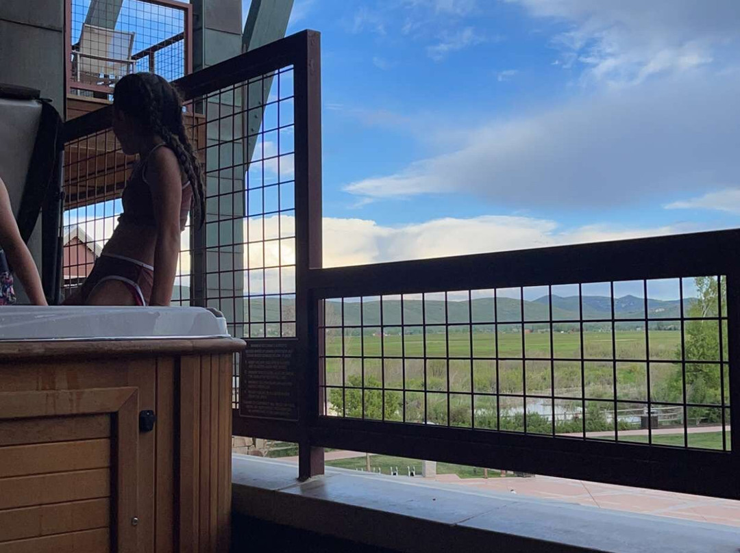 新公园度假酒店主图