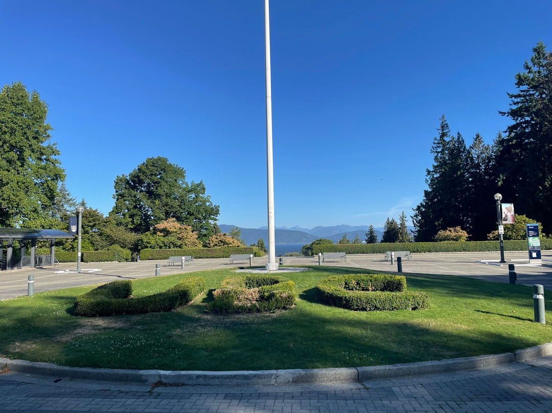 UBC西海岸套房酒店主图