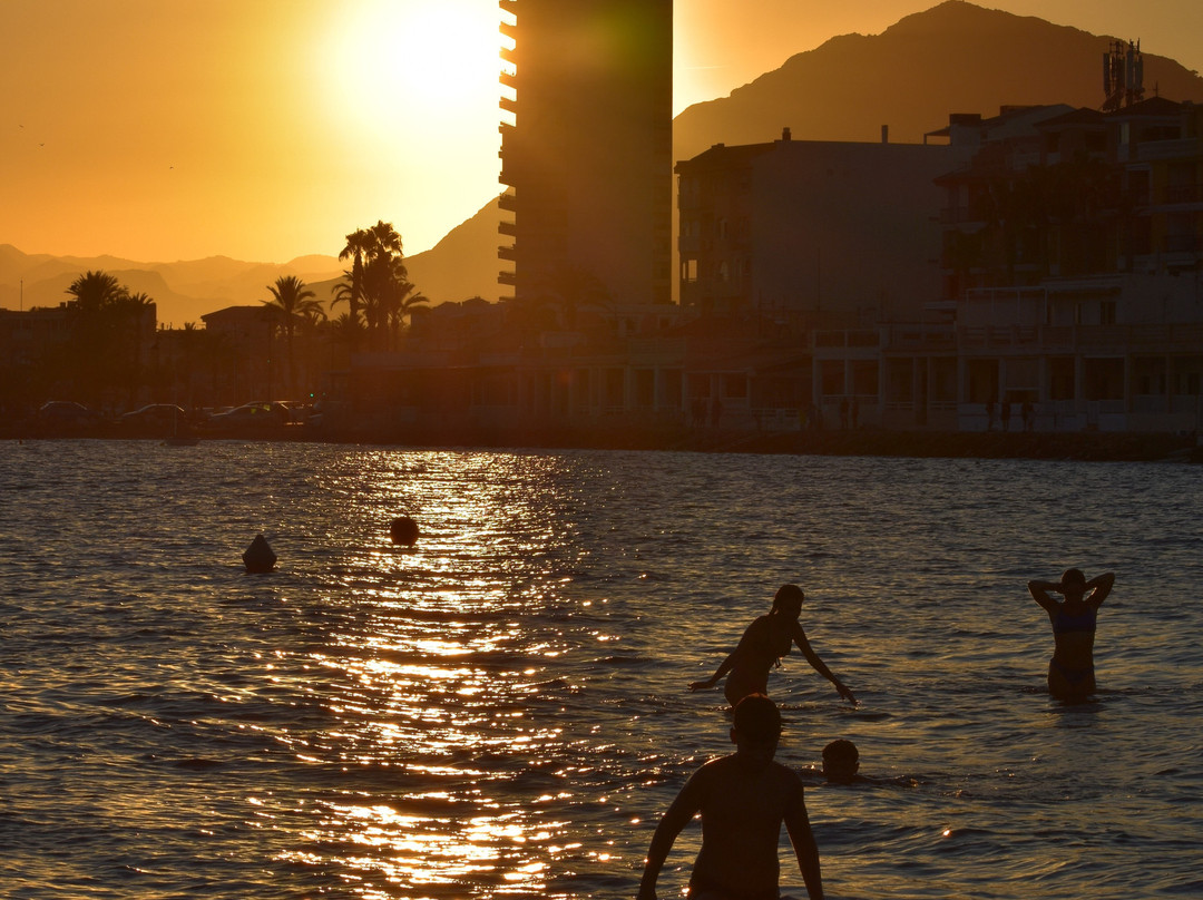 Playa de la Isla景点图片