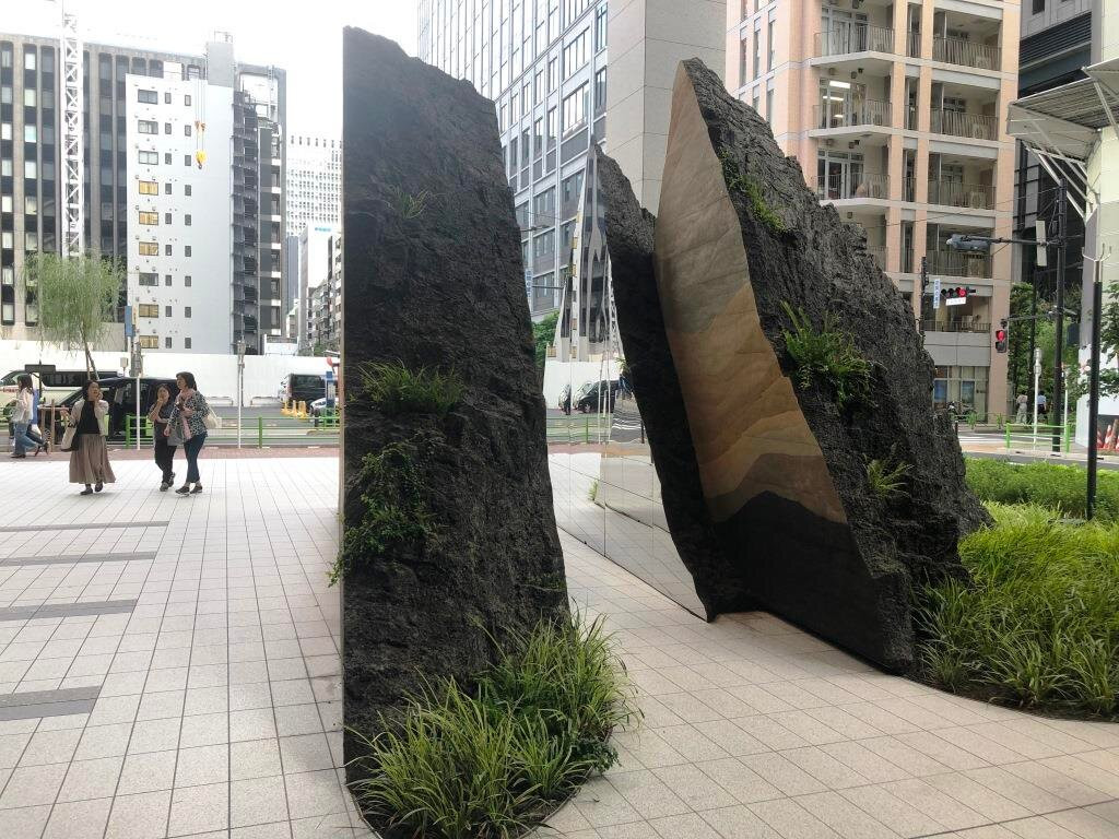Mountain Range by Takashi Kuribayashi-Yaesu必去景点