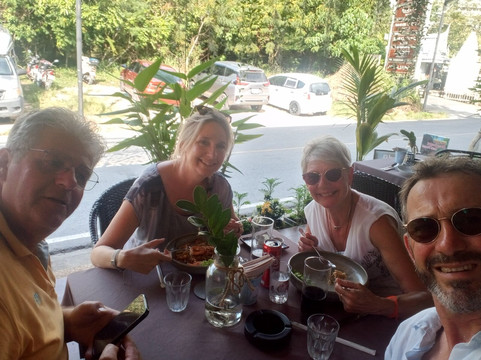 Le Noci Bistro & Bar