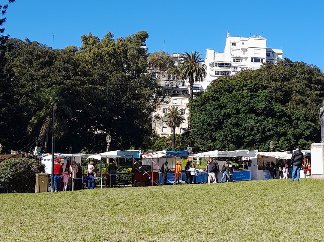 Feria de Artesanos de Plaza Francia景点图片