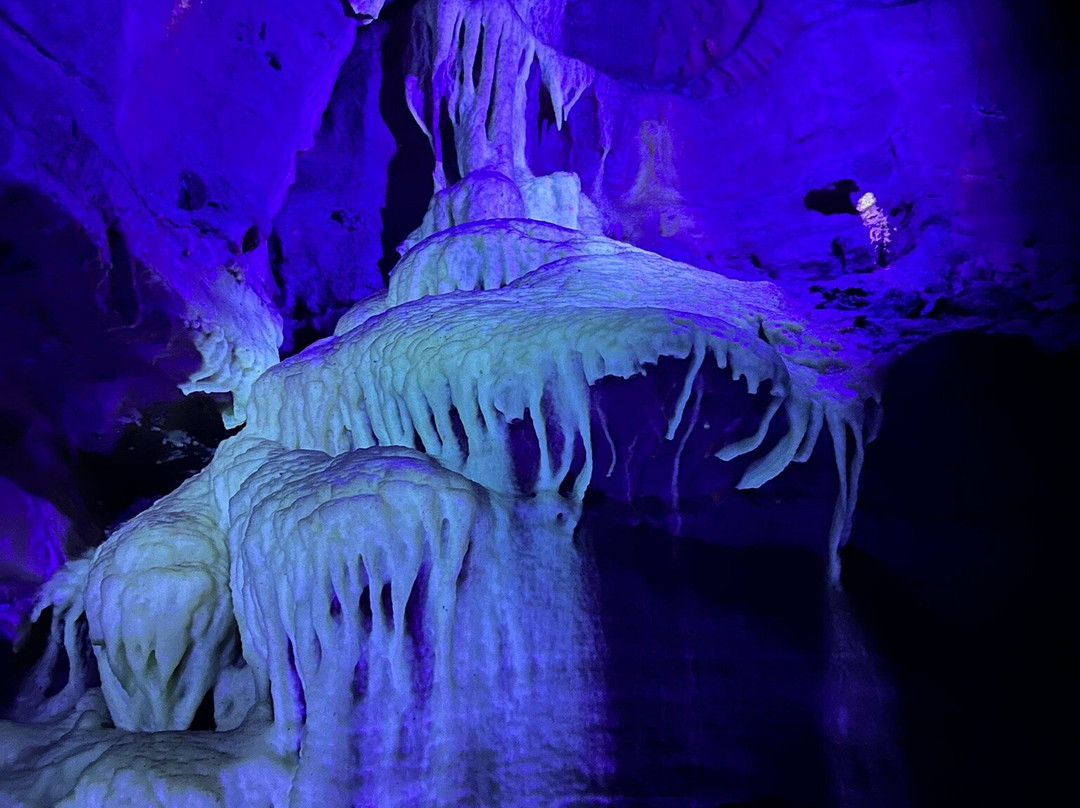 Lincoln Caverns And Whisper Rocks景点图片